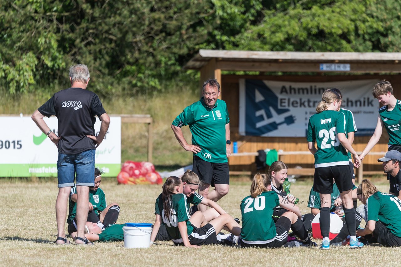 Bild 370 - wBJ TuRa Meldorf/Buesum - JFV Luebeck : Ergebnis: 1:0